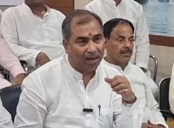 पीएम मोदी का 11 साल का कार्यकाल सेवा और सुशासन का एक नया युग : कुंवर बृजेश सिंह पीएम मोदी का 11 साल का कार्यकाल सेवा और सुशासन का एक नया युग : कुंवर बृजेश सिंह